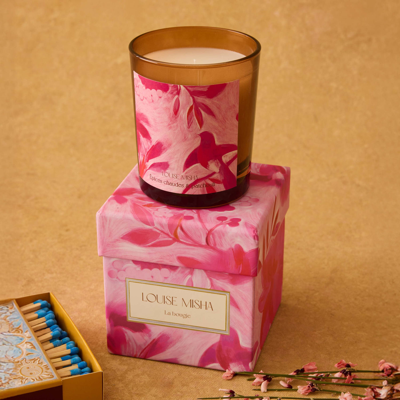 THE SCENTED CANDLE