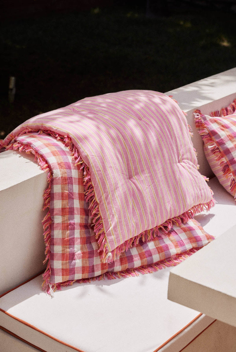 Jamy Quilted Sofa Cover