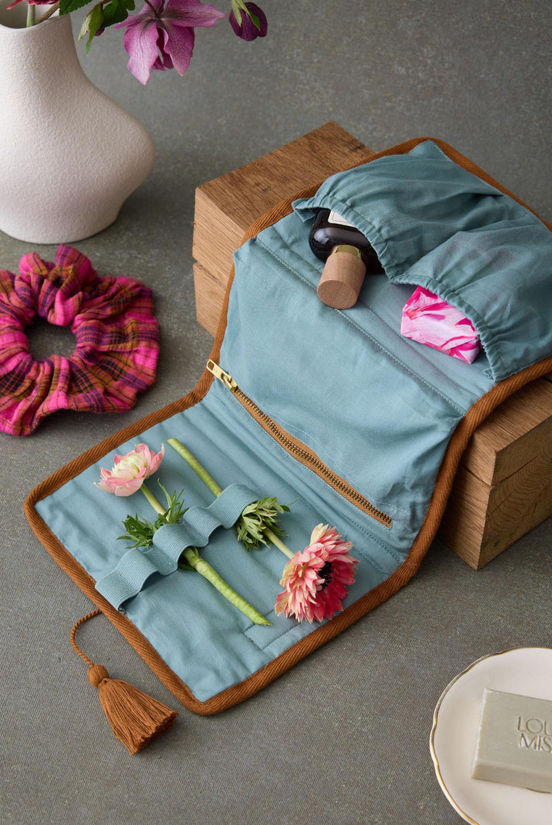 Teila Makeup Pouch