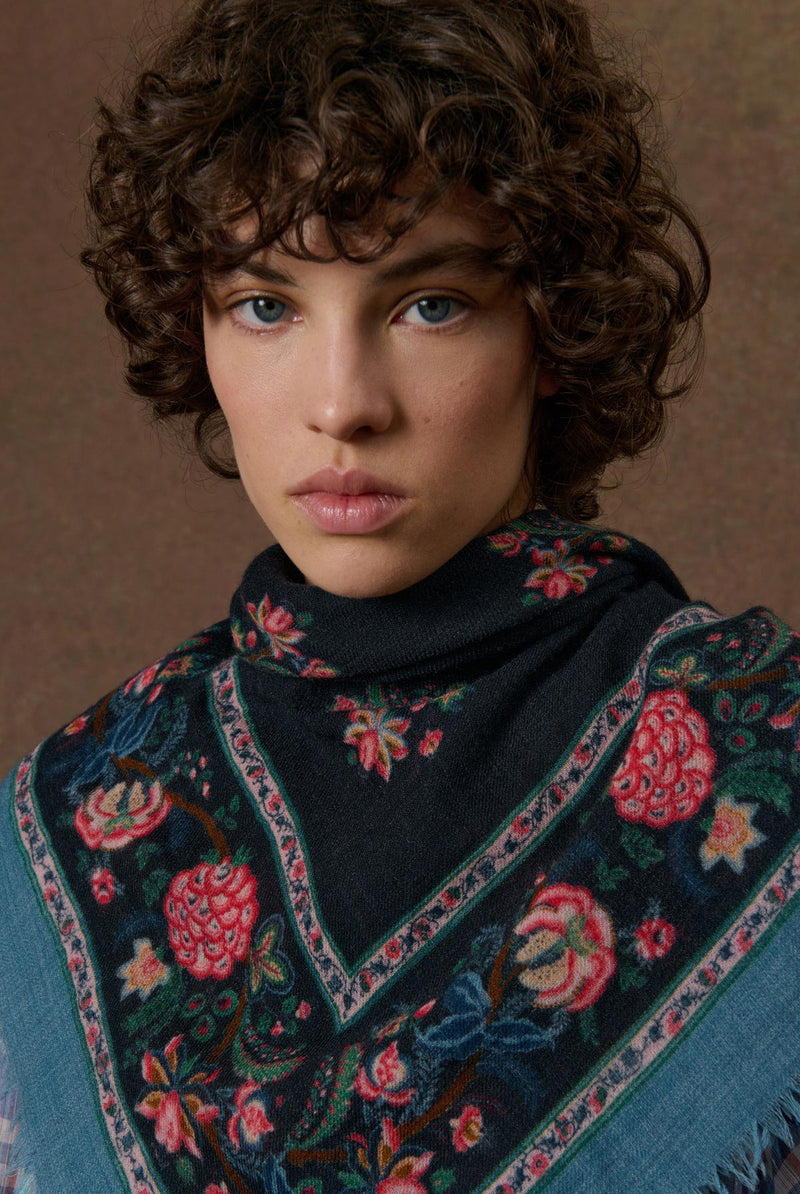 Mekness Scarf
